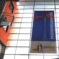 Banners op station NS Amersfoort - Mondriaan 150 jaar met logo MSTANDS4 Banners op station NS Amersfoort - Mondriaan 150 jaar met logo MSTANDS4