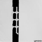 Don't Fence Me In Verbal 45. Plastic gevonden object op wit doek Don't Fence Me In Verbal 45- 2019